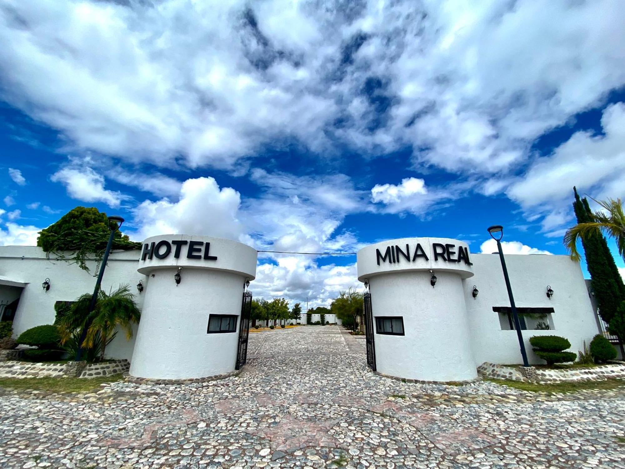 Hotel Mina Real Cedral Екстериор снимка